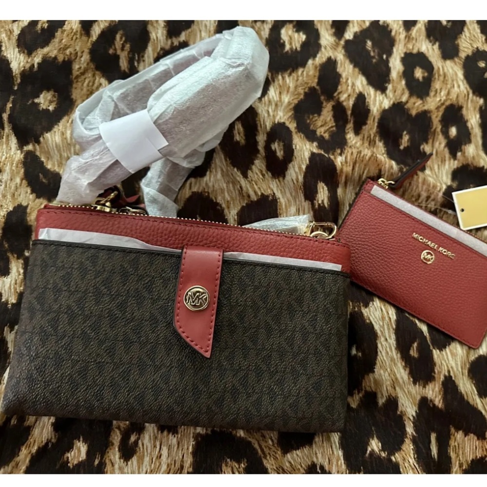 Brand new Michael Kors crossbody with matching card holder